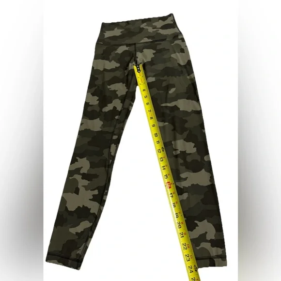 Lululemon Wunder Under High-Rise Camo Leggings Size 4 - Picture 8 of 9